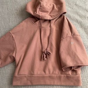 Like new Alo yoga cropped hoodie top Salmon pink Small